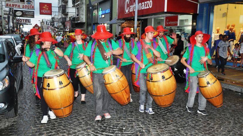 Se realizará la 27ª edición de Las Llamadas con grupos de murga, candombe y samba