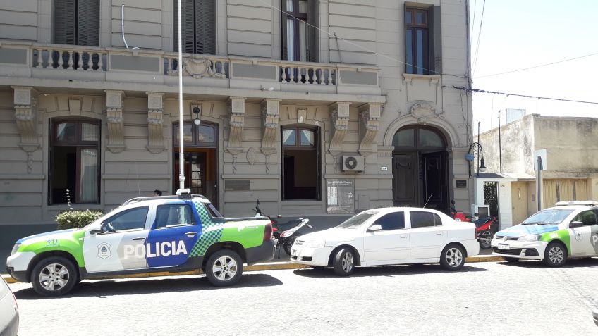 Delincuentes entraron en una vivienda y maniataron a una pareja para robarle
