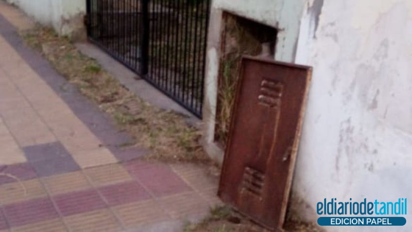 Las casillas que alojan los medidores de GAS: sin puertas, rotas o abiertas con un destornillador para leer el consumo, luego una patada para cerrarlas? ¡CAMUZZI, teléfono!
