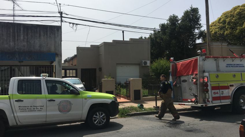 Cortocircuito provocó principio de incendio en un cuarto