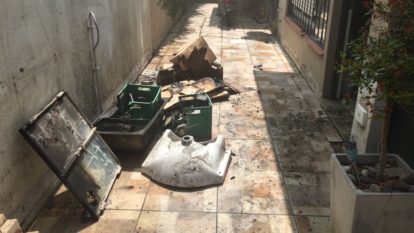 Cortocircuito provocó principio de incendio en un cuarto