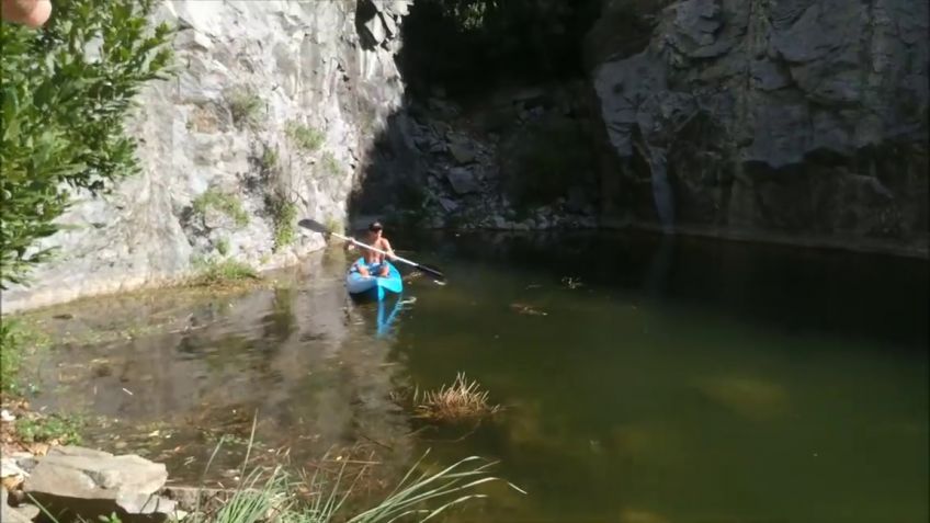 Dos jóvenes decidieron limpiar Las Cavas de Cerro Leones