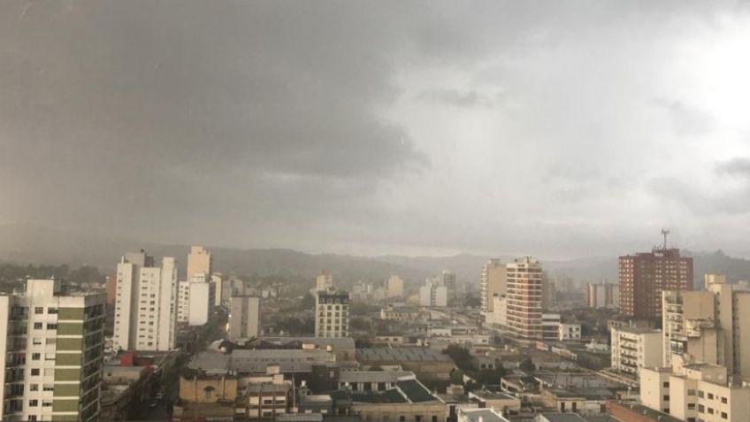 Jueves: probabilidad de chaparrones y tormentas