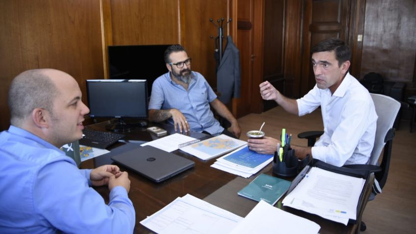 Iparraguirre le planteó necesidades al Secretario Nacional de Municipios