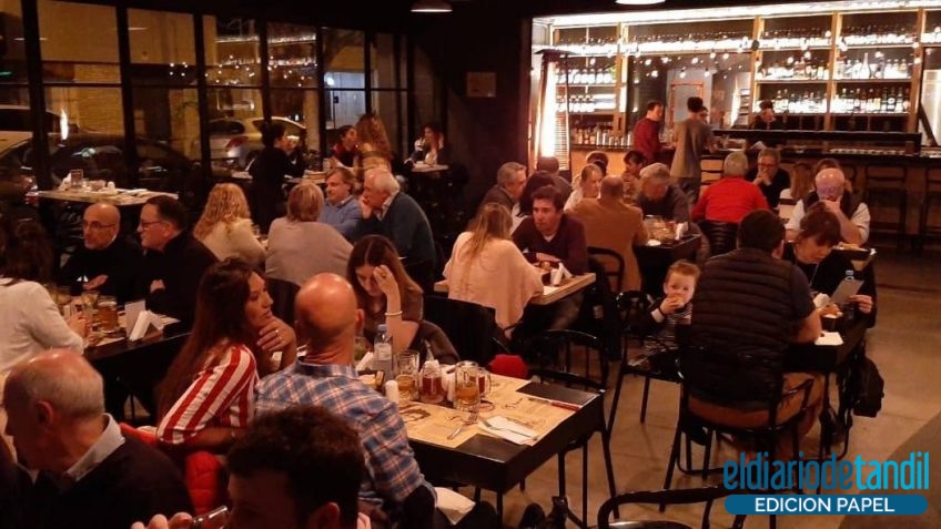 TANDILIA fábrica de cerveza artesanal y lugar de tapas y comidas.Todo en Belgrano al 1300.