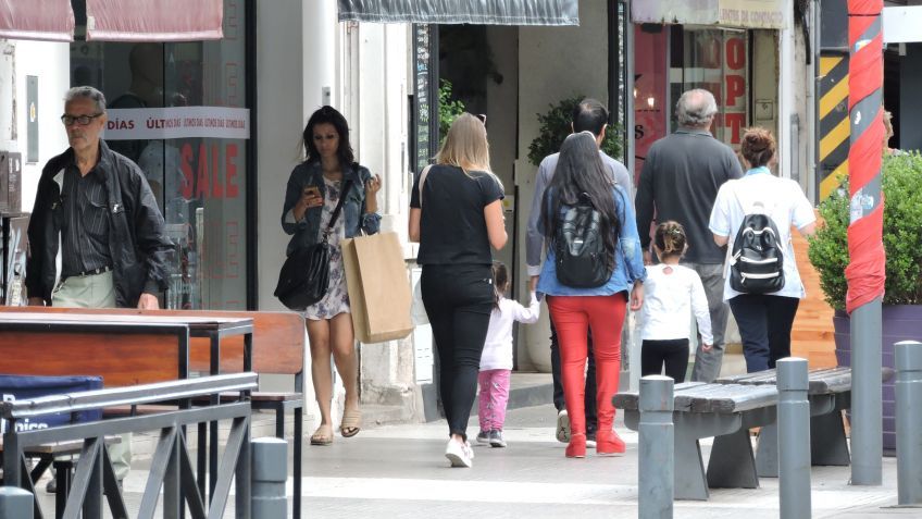 Comercios no esenciales podrían volver a la actividad en las próximas horas
