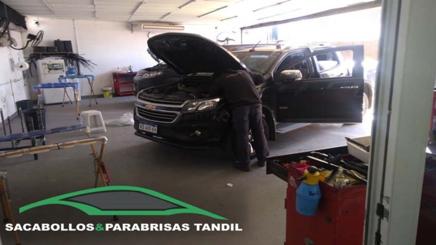 "Estamos reparando autos con permiso para circular" 
