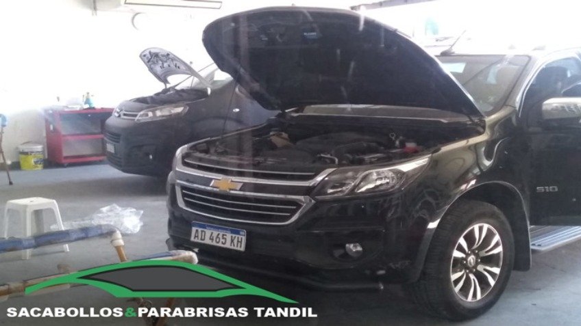 "Estamos reparando autos con permiso para circular" 