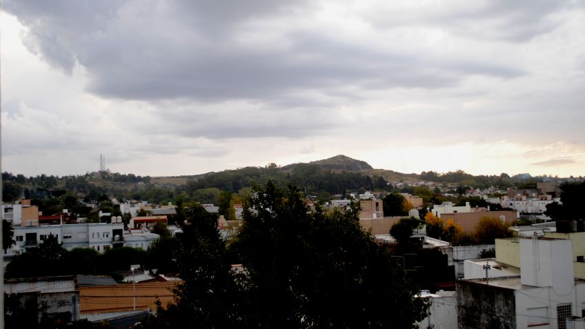 Domingo con cielo nublado