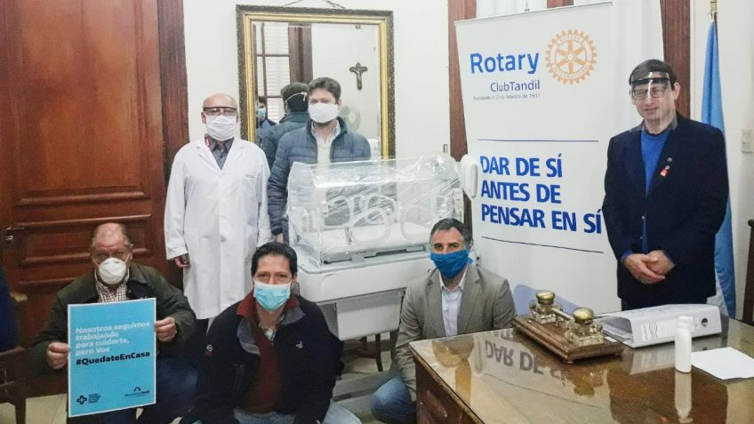 La Fundación Rotary Internacional y Rotary Club Tandil donaron una incubadora al Hospital de niños
