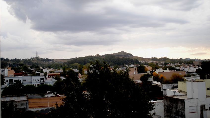 Domingo: mayormente nublado y lluvias aisladas