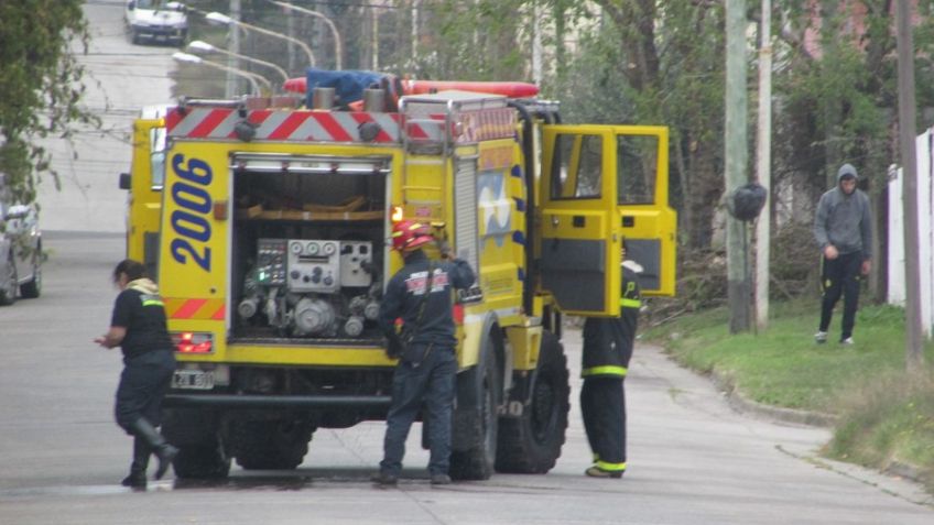 Falla en una chimenea provocó ligero incendio en una vivienda