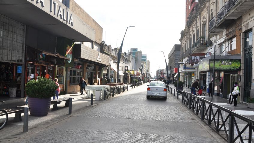 Los comercios no esenciales seguirán hasta las 14 horas