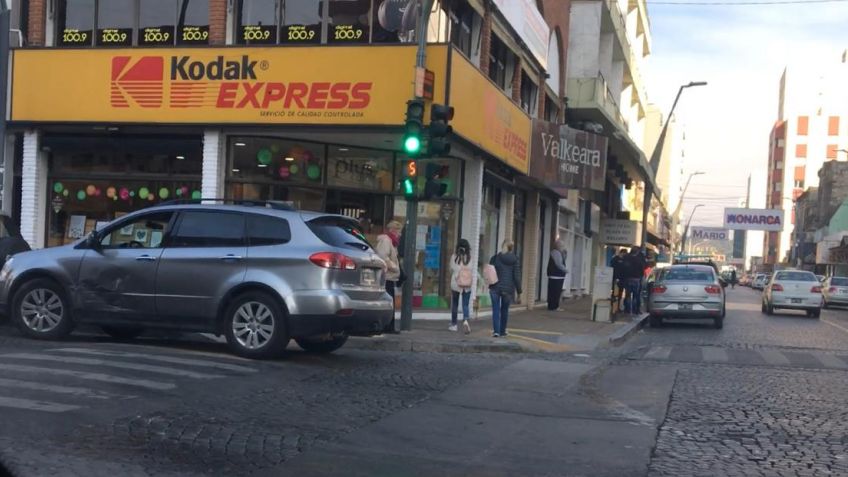 Una mujer herida tras choque en San Martín y Rodríguez