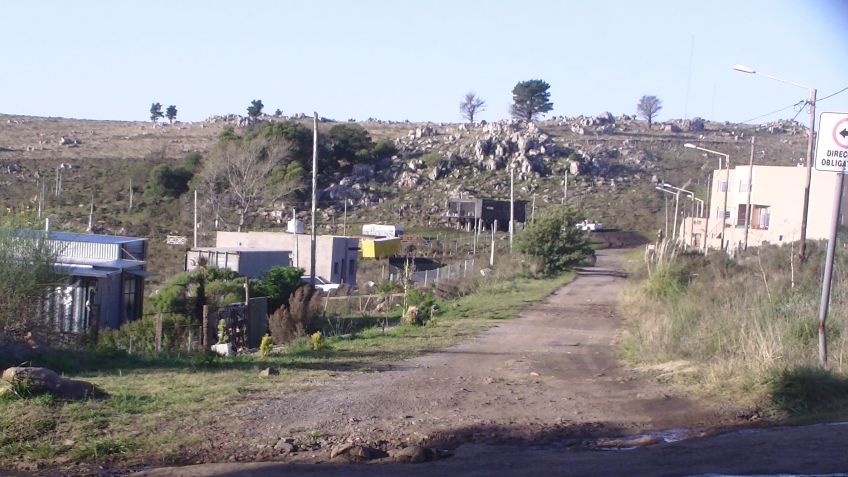 "En Villa del Lago lo que parece suspendido es el Estado presente"