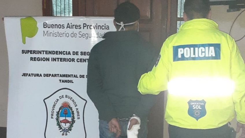 Detienen a dos sujetos que, alcoholizados, atacaron a personal policial