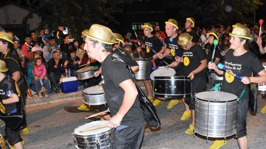 La Murga Adoquines de Fulano de Tal, firmantes del petitorio para el Subsecretario de Cultura.