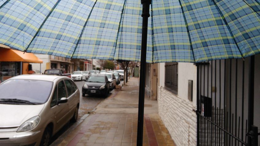 Lloviznas y chaparrones para empezar la semana