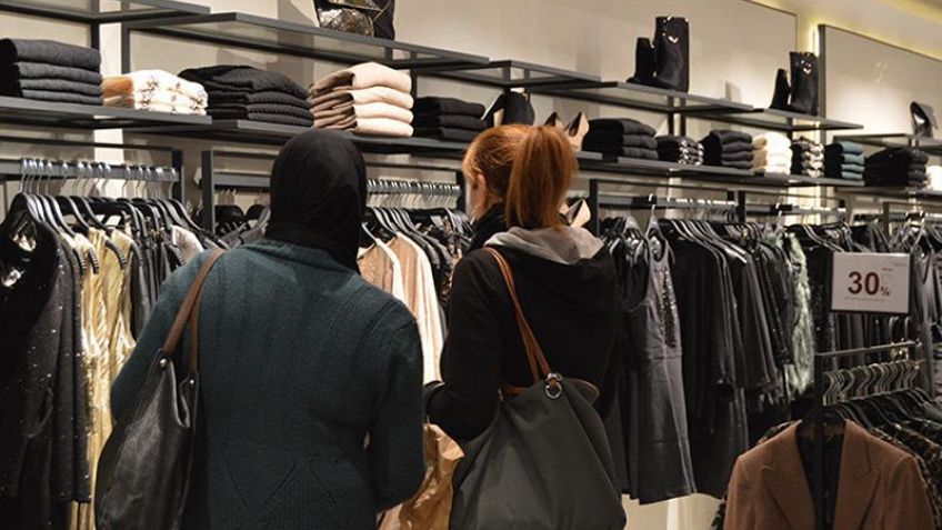 Las ventas minoristas en mayo cayeron más del 50% anual