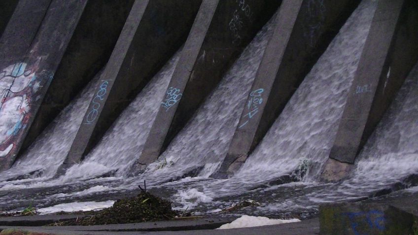 "En ocasiones de grandes lluvias, el Dique se ve muy exigido"