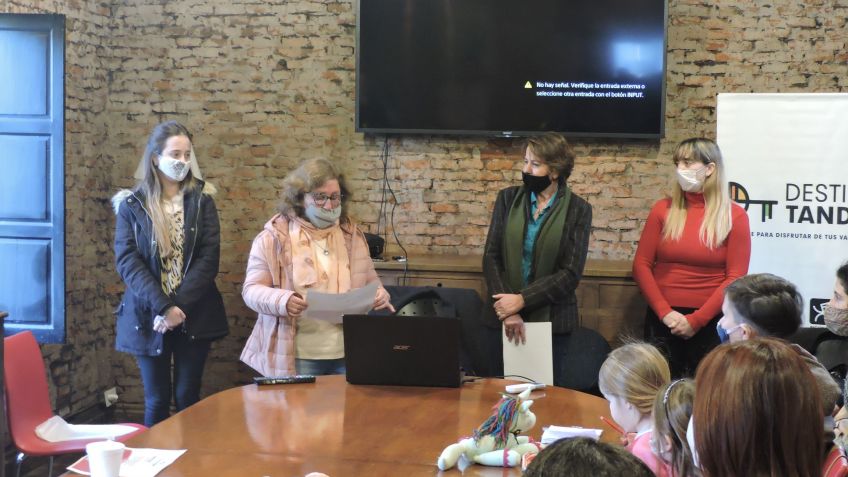 Se entregaron los premios del concurso "Nosotras Hacemos"