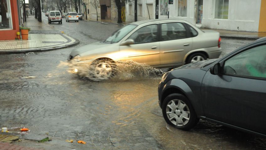 Martes con lluvias fuertes