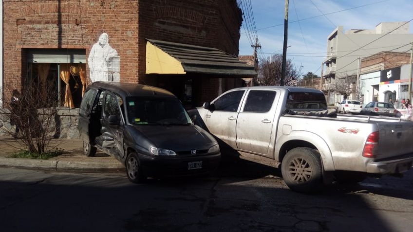 Fuerte choque en Machado y Alem