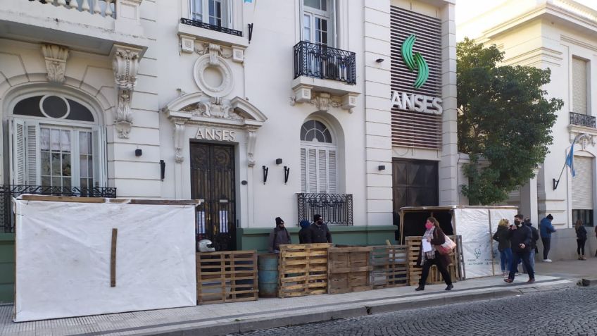 La agrupación de Altamirano tomó la ANSES y le apuntó a Darío Méndez