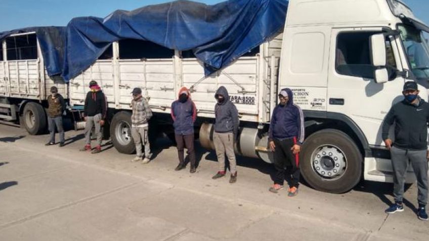 Un camión que salió de Tandil llevaba cinco personas escondidas en una carga de papa