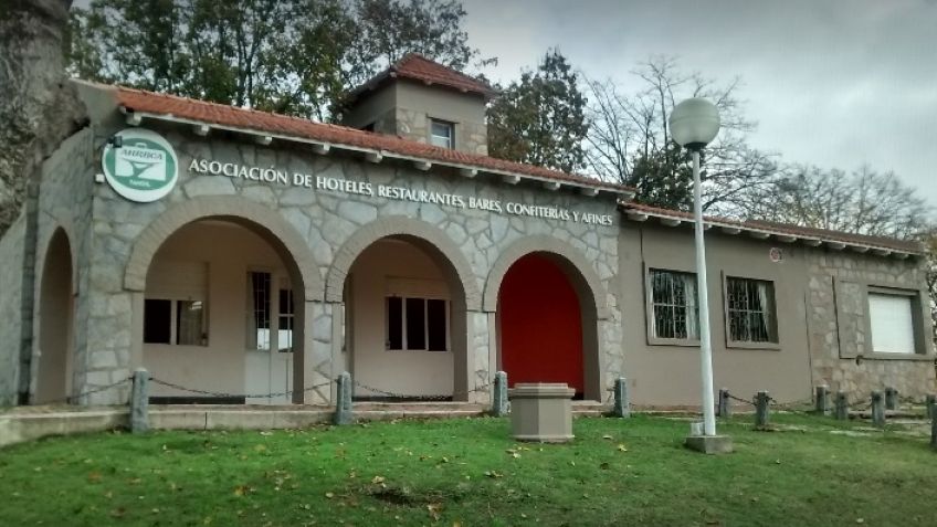 Alojamientos afirmaron que "es cada vez más difícil conseguir un cliente"