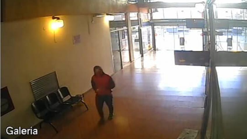 Delincuente robó una computadora de un local de la Galería de los Puentes