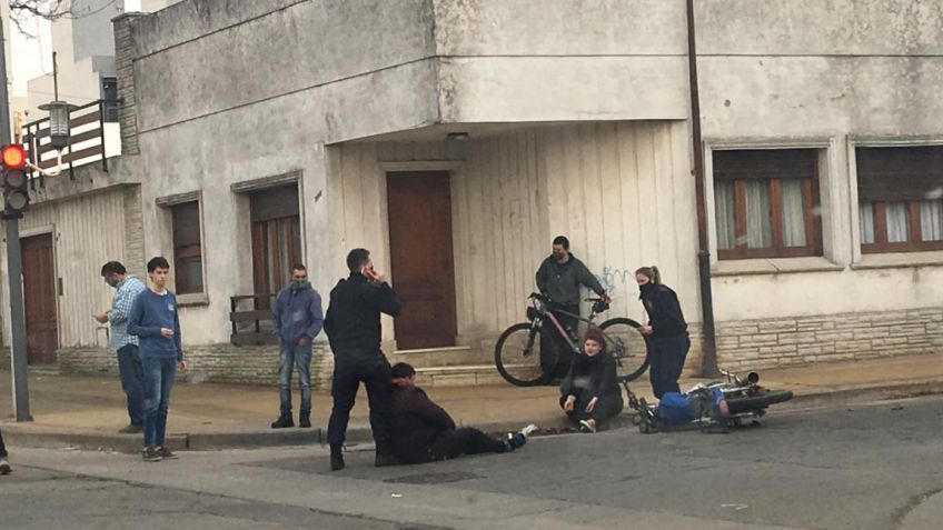 Esquivaron a un perro y cayeron de la moto: dos personas heridas