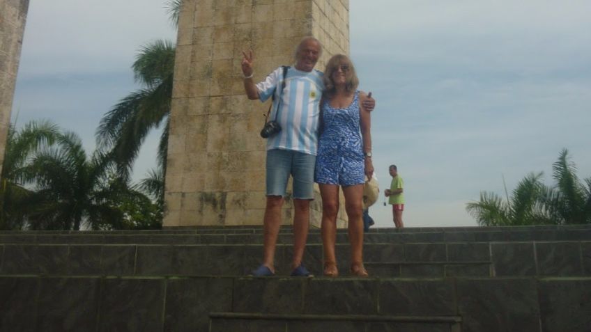 Con Mirta, su compañera