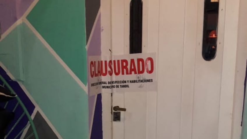 Estaba habilitado como restaurante y encontraron gente bailando