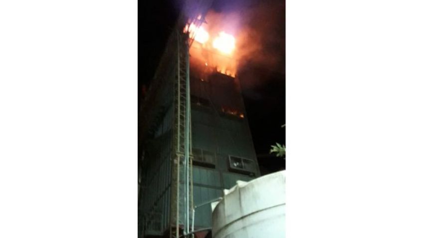 Se incendió una secadora en una planta de silos