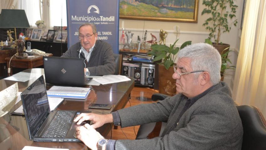 El intendente y parte de su gabinete quedaron aislados