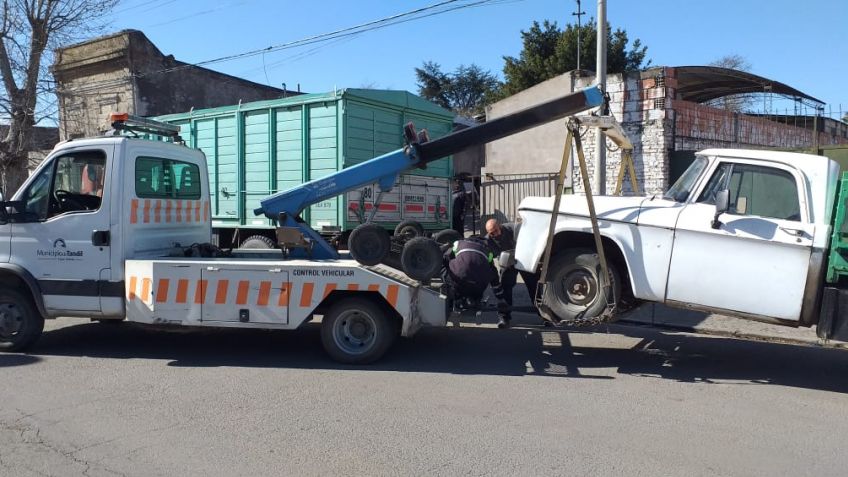 Clausuraron taller sin habilitación y se llevaron autos sin papeles