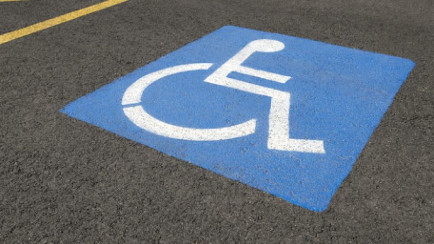 Piden por estacionamientos en el centro para gente con movilidad reducida