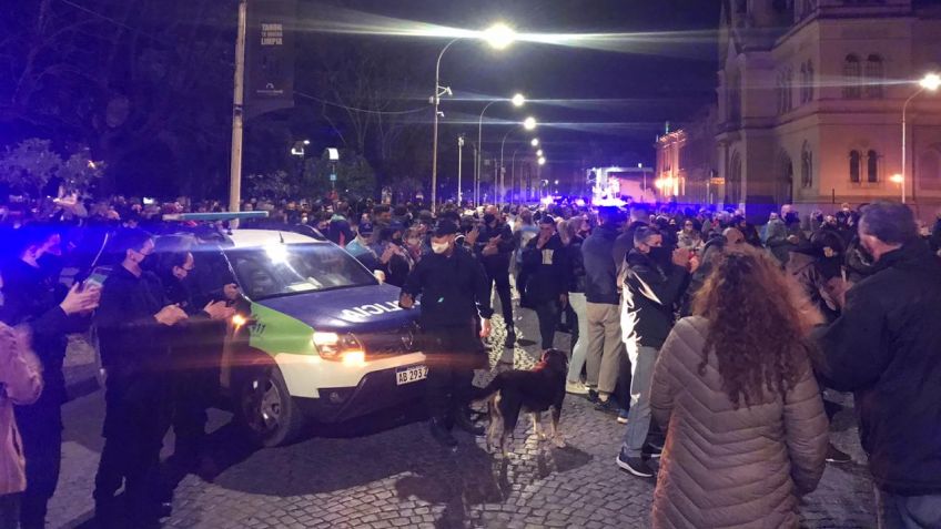 La Policía Bonaerense también se manifestó en Tandil