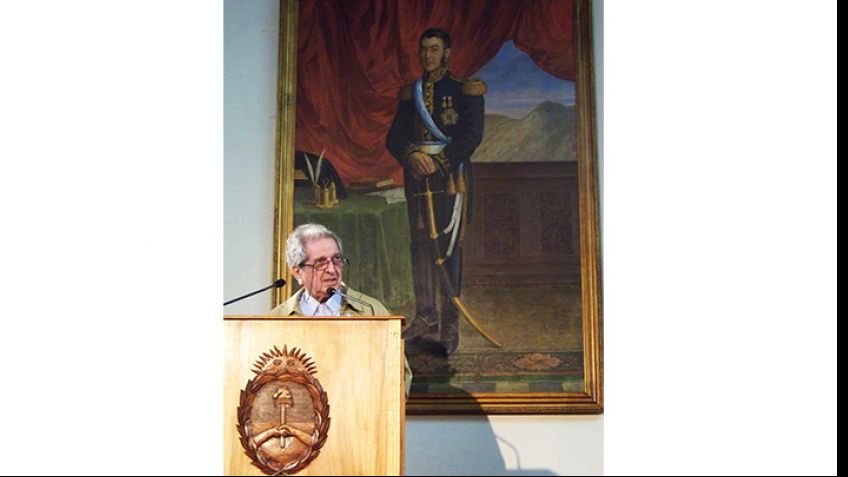 Troncoso en el Palacio San Martín de la CABA, al recibir junto con otros cinco religiosos un reconocimiento por su defensa de la Justicia Social y los Derechos Humanos de parte del Ministerio de Relac