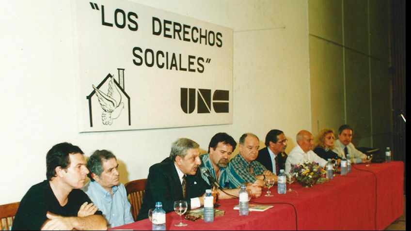 En la UNCPBA durante el Ciclo ?Los Derechos Sociales? (marzo-abril de 1996). Área de Prensa, Secretaría de Relaciones Institucionales de la Universidad Nacional del Centro de la Provincia de Buenos Ai