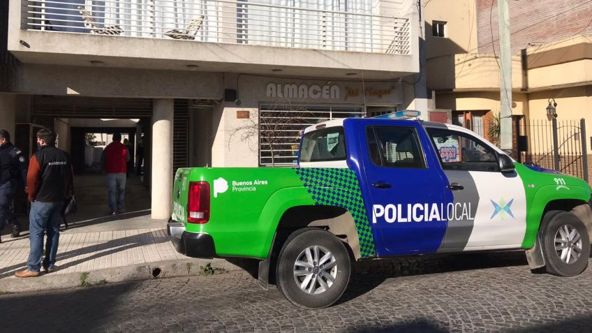 Encuentran muerto a un joven en un complejo de departamentos