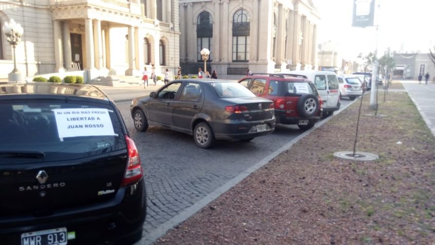 Se marchó pidiendo la libertad de Juan Rosso