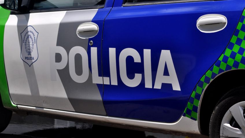 Remisero fue asaltado y saltó del auto en movimiento