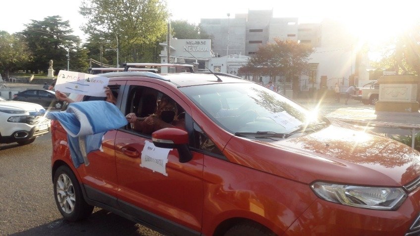 Tandil tuvo su propia caravana por el Día de la Lealtad