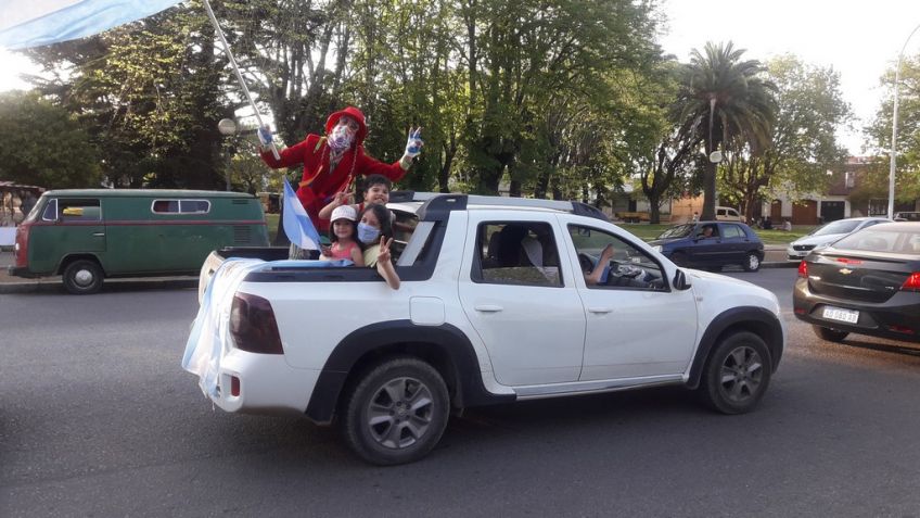 Tandil tuvo su propia caravana por el Día de la Lealtad