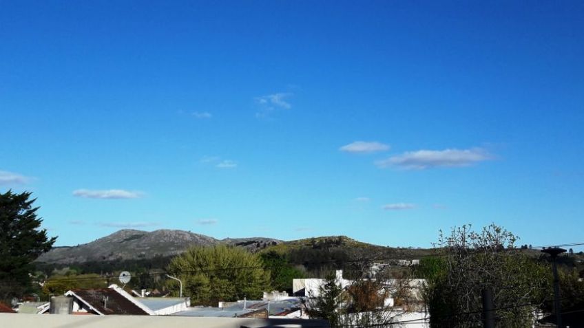 Lunes: máxima de 25ºC y cielo "ligeramente nublado"
