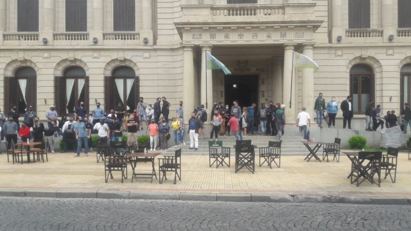 Desde el lunes, gastronómicos podrán abrir al 25% en el turno noche