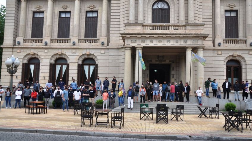 Desde el lunes, gastronómicos podrán abrir al 25% en el turno noche