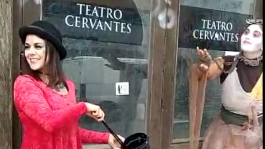 Se realizó una "Suelta Teatral" pidiendo la apertura de las salas